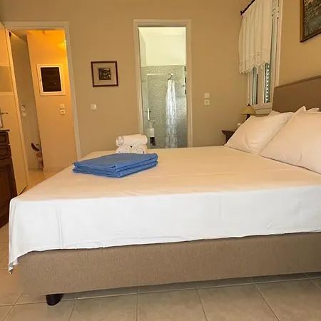 Iphigenia At Apartman *