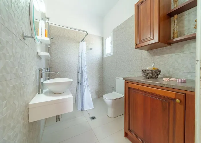 Iphigenia At Appartement Katelios