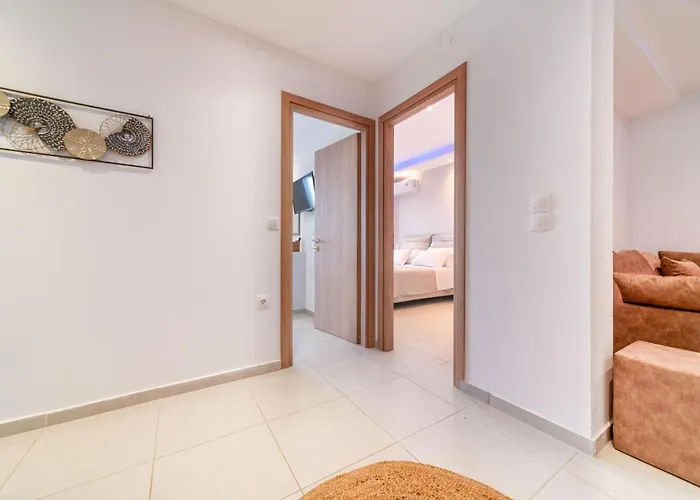 Iphigenia At Appartement *