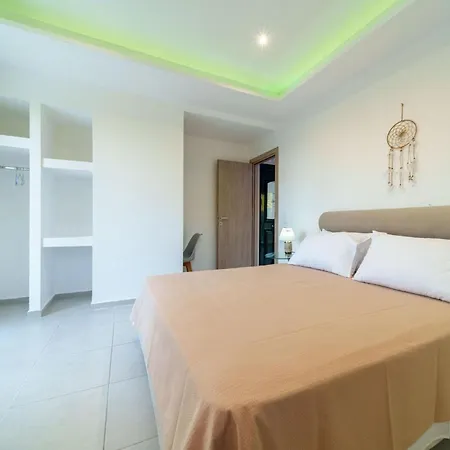 Апартаменты Iphigenia At